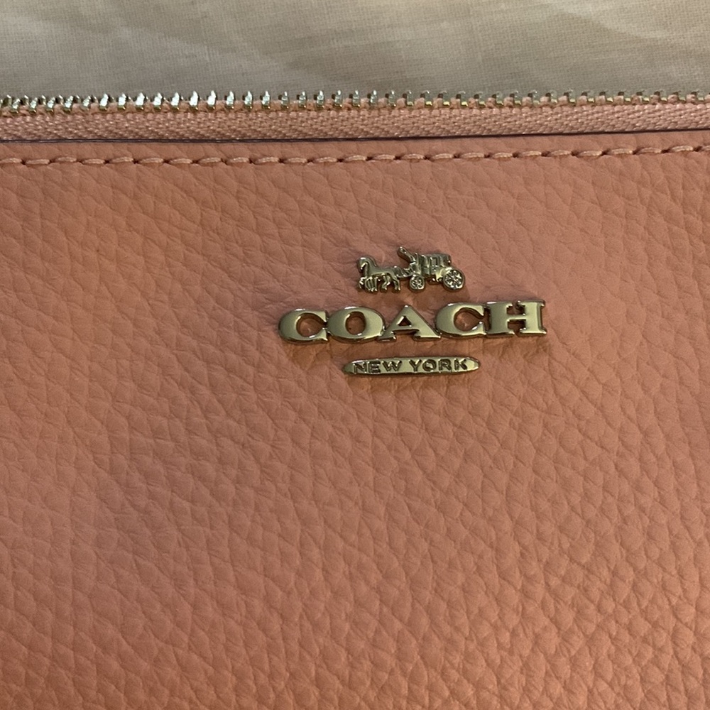 Coach - Picture 4 of 10